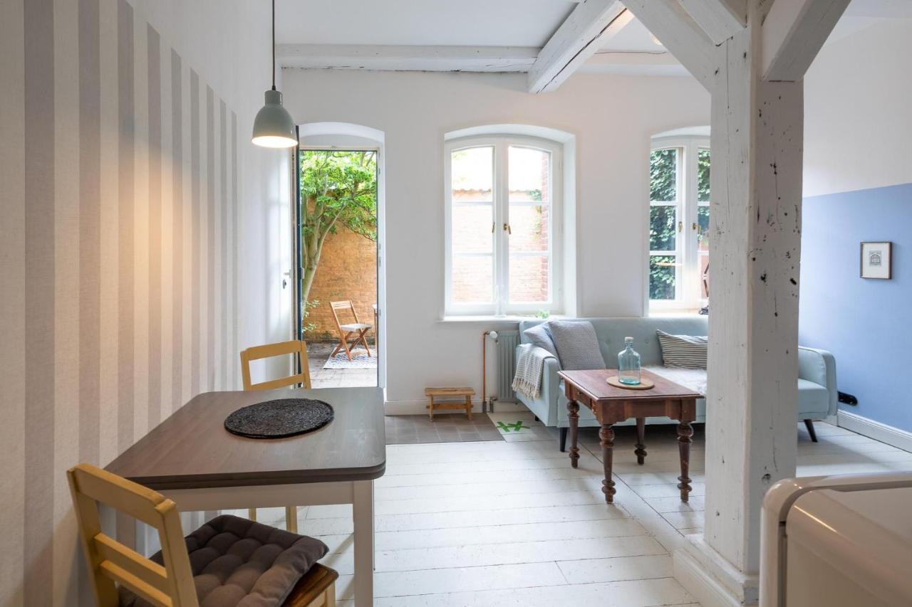Appartamento Altes Kontorhaus Kajuete Husum  Esterno foto